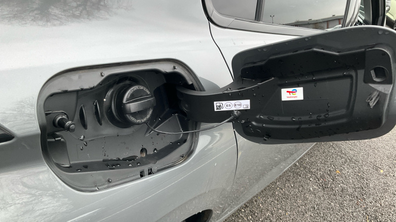 Peugeot 308 1.2 Hybrid 136 Allure 5dr e-DSC6 Petrol Hatchback